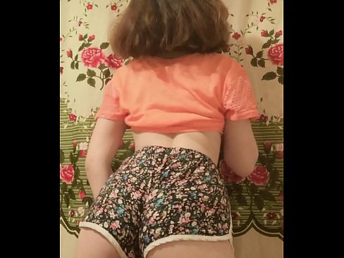 ❤️ La joven sexy hace un striptease grabando sus calzoncillos en la cámara ️ Video de sexo en es.ixiporn-com.ru ❌️