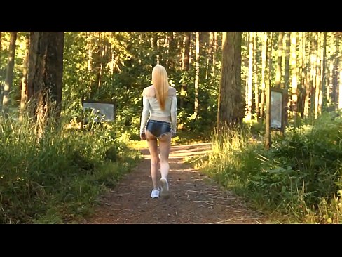 ❤️ Hermosa mujer se mueve lentamente, no desnuda video ️ Video de sexo en es.ixiporn-com.ru ❌️